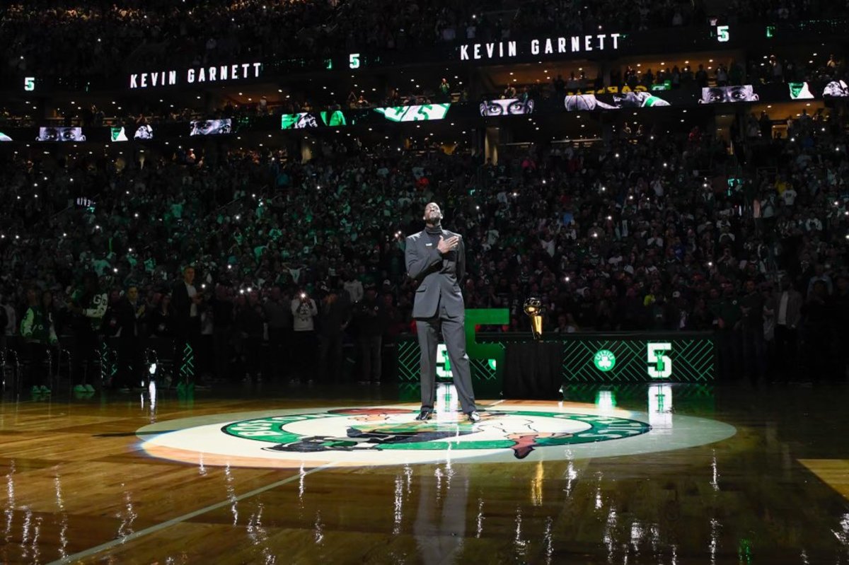 The Best Moments From Kevin Garnett S Epic Jersey Retirement Ceremony
