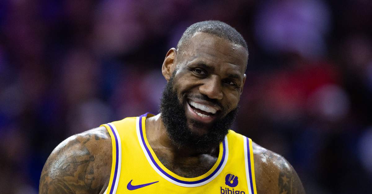 LeBron James Reacts To Old Beef With DeShawn Stevenson Come At The King. You Best Not Miss. Fadeaway World