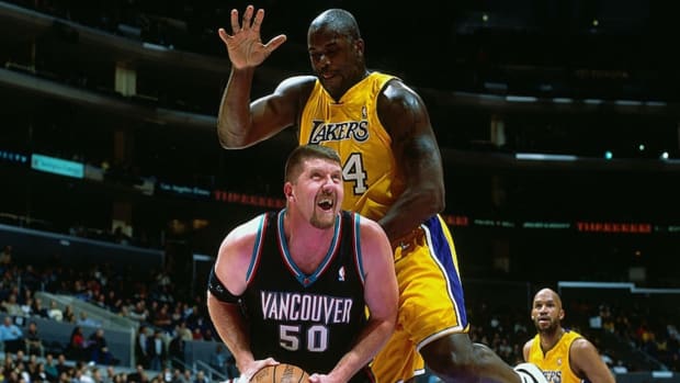 Shaquille O’Neal Reveals His Toughest Opponent Was ‘Big Country’ Bryant Reeves: “He Had The Ugliest Duckworth One-Handed Jumper. He’d Shoot It And It Would Always Go In”