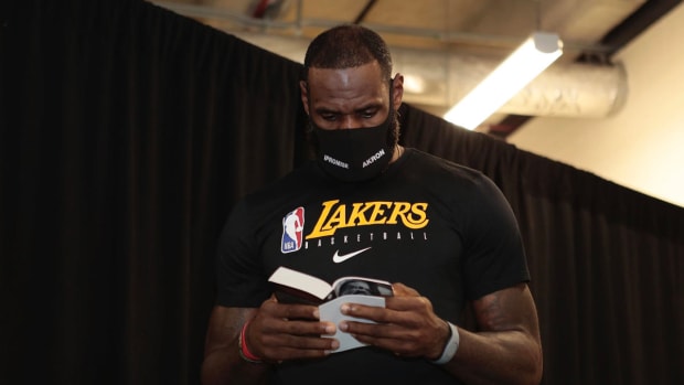 Richard Jefferson On If LeBron James Actually Reads The Books From His Pics: "A Lot Of Time He Just Colors Them, It's Super Weird."