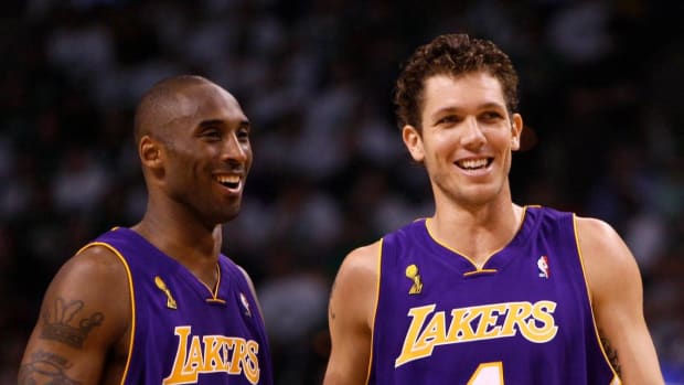 Kobe Bryant Warned A Rookie Luke Walton After He Came To Practice Hungover: "I See And Smell Weakness. I'm Going To Destroy You Today."