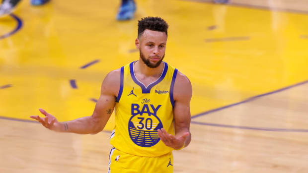 Stephen Curry Gets MVP Chants In Cleveland, Team He Faced In The NBA Finals 4 Times