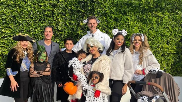 Vanessa Bryant Posts A Heartwarming Photo With Her Daughters, Gasol's And Pelinka's Families Dressed Up For Halloween