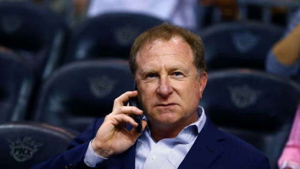 Suns Owner Robert Sarver Reportedly Wanted Local Strippers To Get Pregnant By NBA Players To Have An Advantage In Free Agency