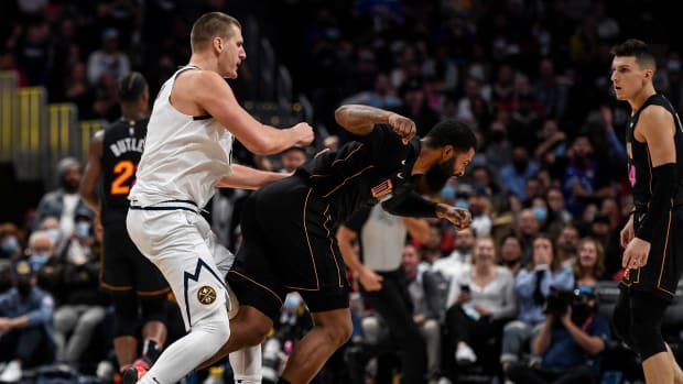 Bill Simmons Flames Markieff Morris For 'Cheap Shot' On Nikola Jokic: "The 11th Man On A Team Losing By 17 In Garbage Time Isn’t Supposed To Do Shit Like This..."