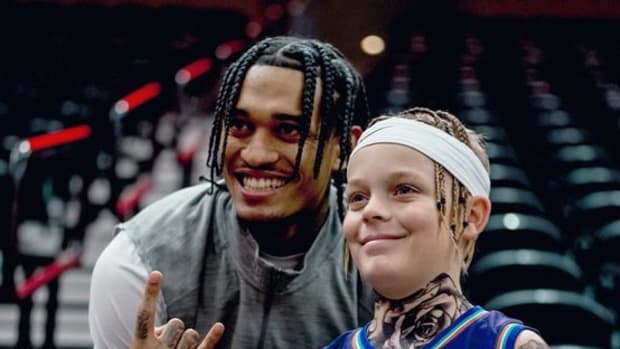 Young Jazz Fan Perfectly Imitated Jordan Clarkson's Look