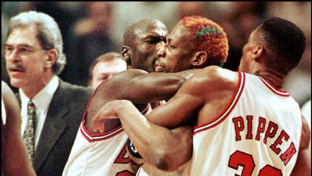 Michael Jordan And Scottie Pippen Wrestled Dennis Rodman To The Ground To  Avoid A Fight Against Shaquille O'Neal - Fadeaway World