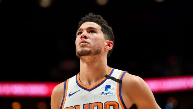 Suns Coach Mony Williams Says Chris Paul And Devin Booker Played Through Injuries In 2021 NBA Finals: "They Shouldn't Have Played."