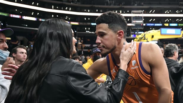 Kendall Jenner Votes Devin Booker In NBA All-Star Game