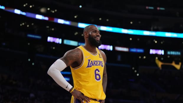Lakers Are 5-0 When LeBron James Starts At Center: He Is The Perfect Fit For The Small Ball Lineup