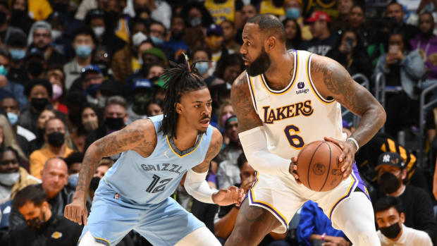 Grizzlies Beat Lakers On Sunday Despite Scoring Just 1 Field Goal In The Last 8 Minutes Of The Game