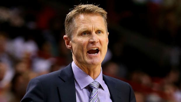 Steve Kerr Was Not Happy With The Referees Despite Patrick Beverley Trying To Calm Him Down: "I'm Trying To Stay Calm."