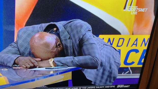 James Worthy’s Priceless Reaction Before He Calls Out Frank Vogel And Blames Him For The Lakers Struggles