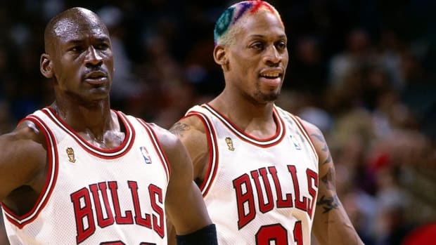 Dennis Rodman Turns Around When Michael Jordan Was Taking A Free Throw To Show His Faith In MJ’s Abilities