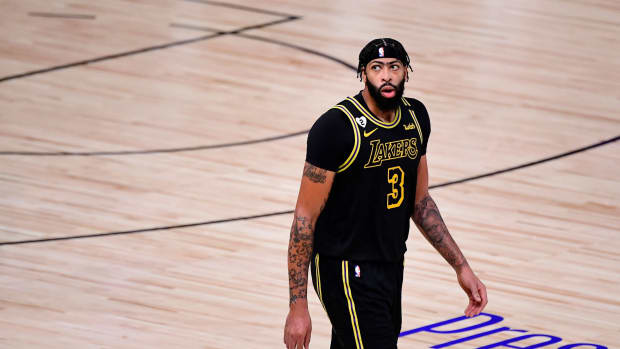 Magic Johnson Says Lakers Could Decide To Trade Anthony Davis If 'He  Doesn't Get Healthy' - Fadeaway World