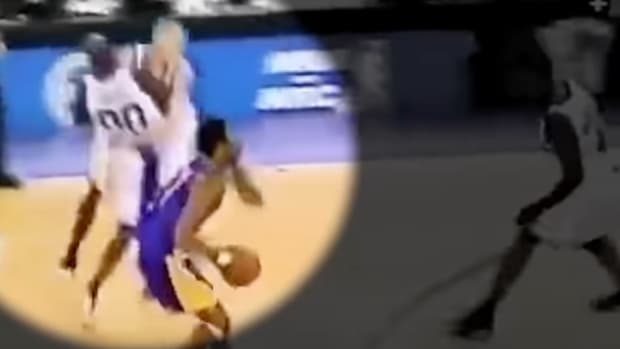 Kobe Bryant Split Jason Williams And Tony Delk With Behind The Back Moves, Then Made Them Collide Into Each Other