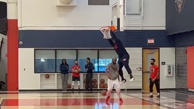 Video: Zion Williamson Dunks On Corey Brewer In Post-Practice 1-On-1 Game