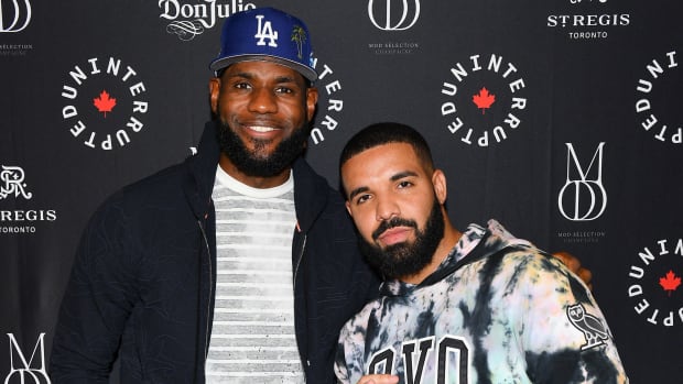 Drake Donates $1 Million To Long-Time Friend LeBron James 'I Promise School': "I Will Drop It Off Myself"