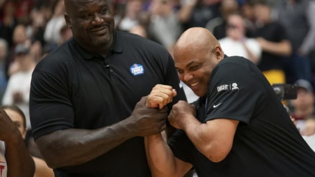 Charles Barkley Roasted Shaquille O’Neal Over Bringing His Kids To The Game: “If You Had All Your Kids You Would Have A Whole Section.”