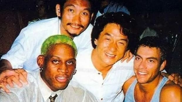 Rare Picture Of Dennis Rodman, Jackie Chan, Jean-Claude Van Damme And Tsui Hark In The Set Of "Double Team"