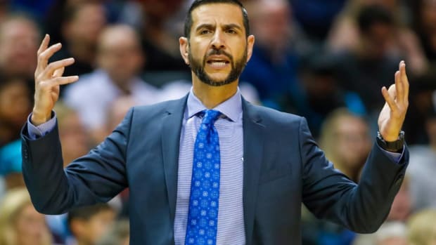 James Borrego Was Quite Annoyed After The Hornets Had To Walk To The Arena In Atlanta Because A Train Stopped In Front Of Their Bus: “In 20 Years, I’ve Never Seen That Train Stop… Somebody Figure It Out.”