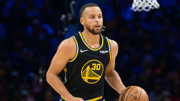Stephen Curry Becomes First Player To Make 500 3PT Shots In The NBA Playoffs