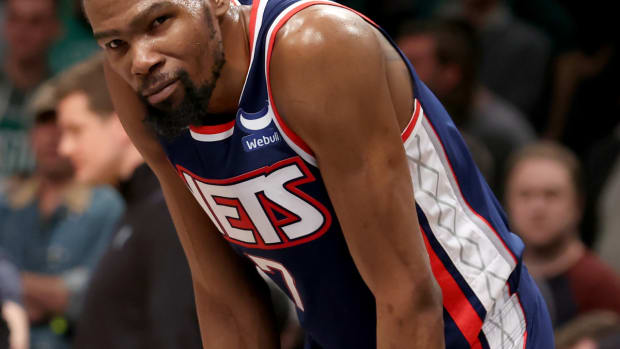 Kevin Durant Explains What Determines The Best Player In The World: “Size For Position, Shotmaking, Efficiency, IQ, Consistency, Being Able To Guard Multiple Positions, A Wiling Passer, Coachable, Energetic… In My Humble Opinion.”