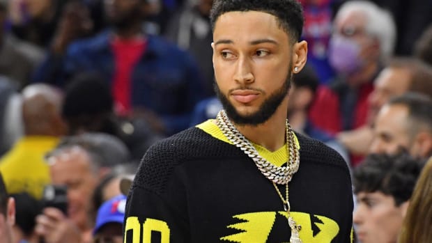 NBA Fan Mocks Ben Simmons With Old Movie Clip After Kevin Durant And Kyrie Irving Look To Leave The Nets: "Let Me Get My Gun"