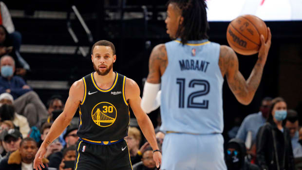 "When Steph Curry Celebrates Like This, People Don’t Have An Issue, But As Soon As It’s Ja Then He’s 'Cocky' And 'Goofy'.": NBA Fan Points Out The Hypocrisy Of Ja Morant Haters