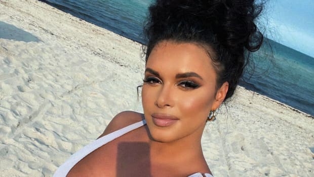 Joy Taylor Posts A Pic In Bikini At South Beach And Fans Couldn't Resist To Comment: "You On The Beach Make It A Fantastic Friday"