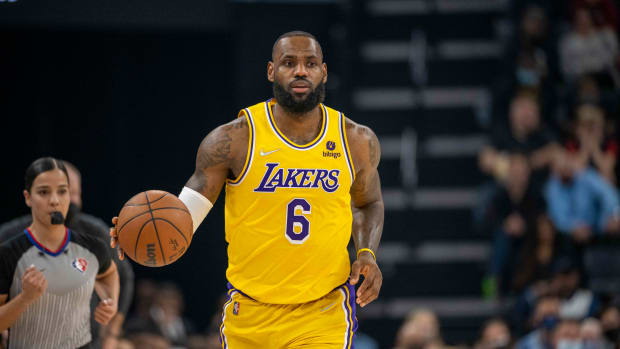 NBA Fans React To LeBron James Going To The Lakers Practice Facility At 5 AM: “Bruh This Man Is Deada** Serious. He Not Tryna Miss Another Playoffs Again."
