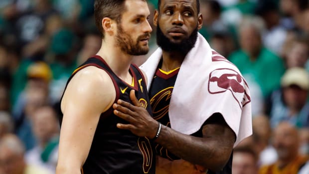 Kevin Love's Hilarious Story About LeBron James Being Cheap: "If We're In Toronto, Right... Yeah, There's No Data Use At All. He's Waiting For WiFi All The Time."