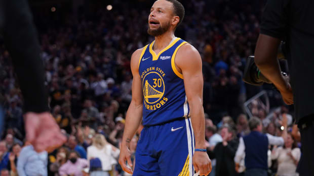 Steph Curry’s Hilarious Reaction After Being Called A Two-Way Player
