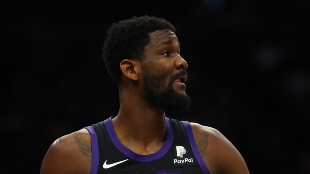 Deandre Ayton Says He Sometimes Sleeps For Just 2 Hours So That He Can Stay Up And Play Video Games: "I Ain't Going To Bed Till 4 Or 5 AM, That's How Serious It Gets."