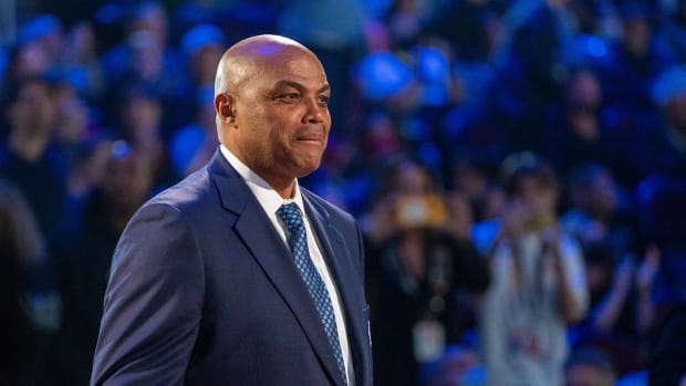 Charles Barkley Tells Fan Who Asked Him To Take A Picture Of Her To Make A TikTok With Him