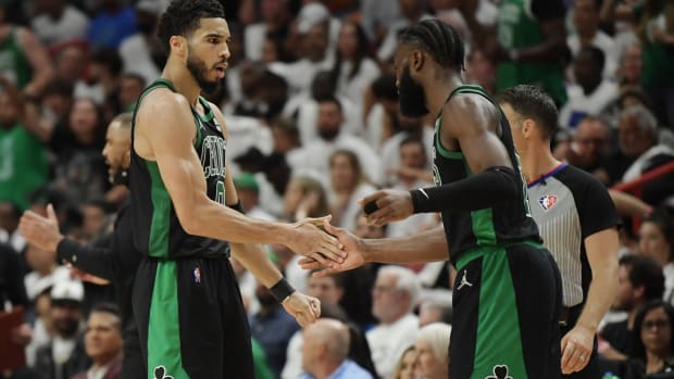 Jayson Tatum Talks About His Chemistry With Jaylen Brown: “He’s My Teammate For 5 Years, Watch A Lot Of Film Together, Talk A Lot Throughout The Game. I Knew He Had It Going.”