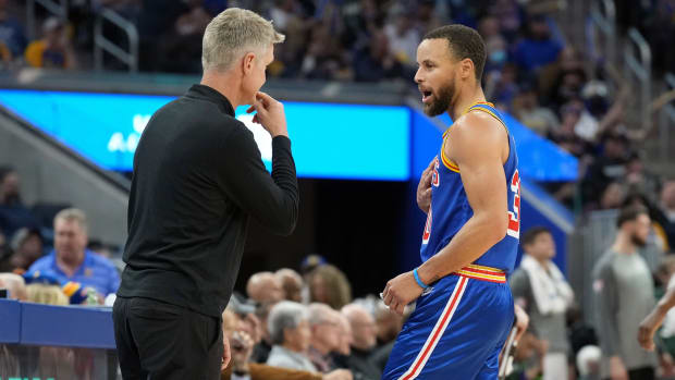 Amazing Video Shows How Steve Kerr Motivates And Supports Stephen Curry During Games: “One Of The Things I Love About You Is You're Like 2-11, No Hesitation Shooting A 60-Footer. Nobody In The League Does That. You Have So Much Confidence In Yourself.”