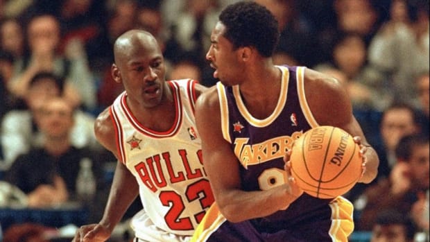 Michael Jordan On Kobe Bryant Before The 1998 NBA All-Star Game: If I Was  His Teammate, I Wouldn't Pass Him The F*cking Ball. - Fadeaway World