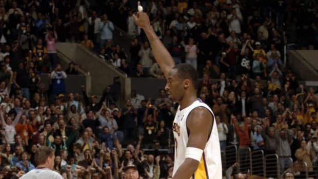Kobe-Bryant-81-points-10-year-anniversary