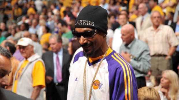 Snoop Dogg Makes Song To Convince Kawhi Leonard To Sign With Lakers