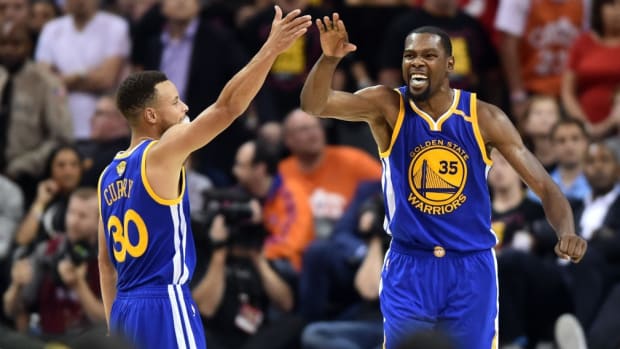060717-nba-golden-state-warriors-kevin-durant-stephen-curry