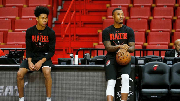 Damian Lillard Hilariously Jokes With Anfernee Simons On IG Live When He Was With His Girlfriend
