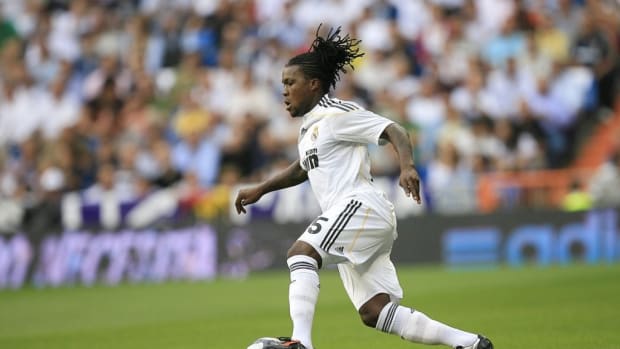 Royston Drenthe Warns Ajax Star About Potential Real Madrid Move