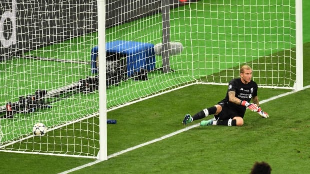 Ranking The 10 Worst Goalkeeper Mistakes In Finals