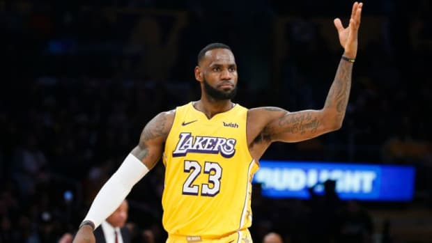 NBA Twitter Mocks LeBron James With Kobe Bryant And Michael Jordan Meme -  Fadeaway World