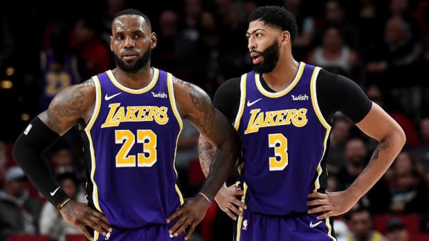 Los Angeles Lakers 2021-22 Roster Has A Combined $1.7 Billion In Total Career Earnings, Team USA 2020 Olympic Roster Has $1 Billion
