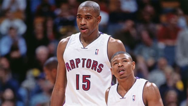 Vince Carter Says Toronto Raptors Had A 'Muggsy Bogues' Rule: "When You Dribble The Ball And You Don't See Muggsy Bogues, You Probably Should Pick It Up Because He's Behind You And About To Steal It"