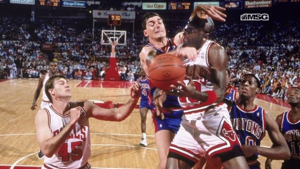 Bill Laimbeer Dangerously Fouled Michael Jordan Hard, So Stan Albeck Fought Chuck Daly: "When Do You Ever See This"