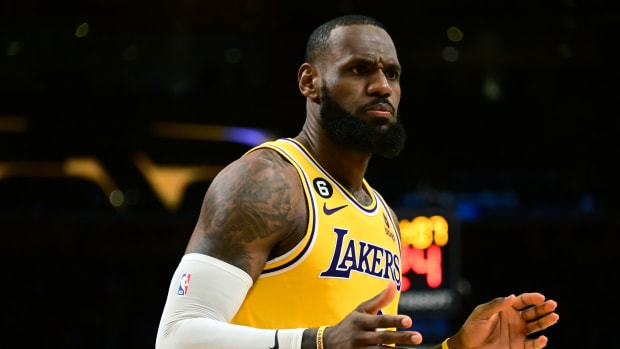 LeBron James Is Under Fire After Worst Game Of The Season In Embarrassing Loss: "He Killed The Momentum Of The Team"
