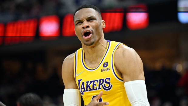 Russell Westbrook Didn't Want To Join The Lakers Huddle Showing How Unhappy He Was